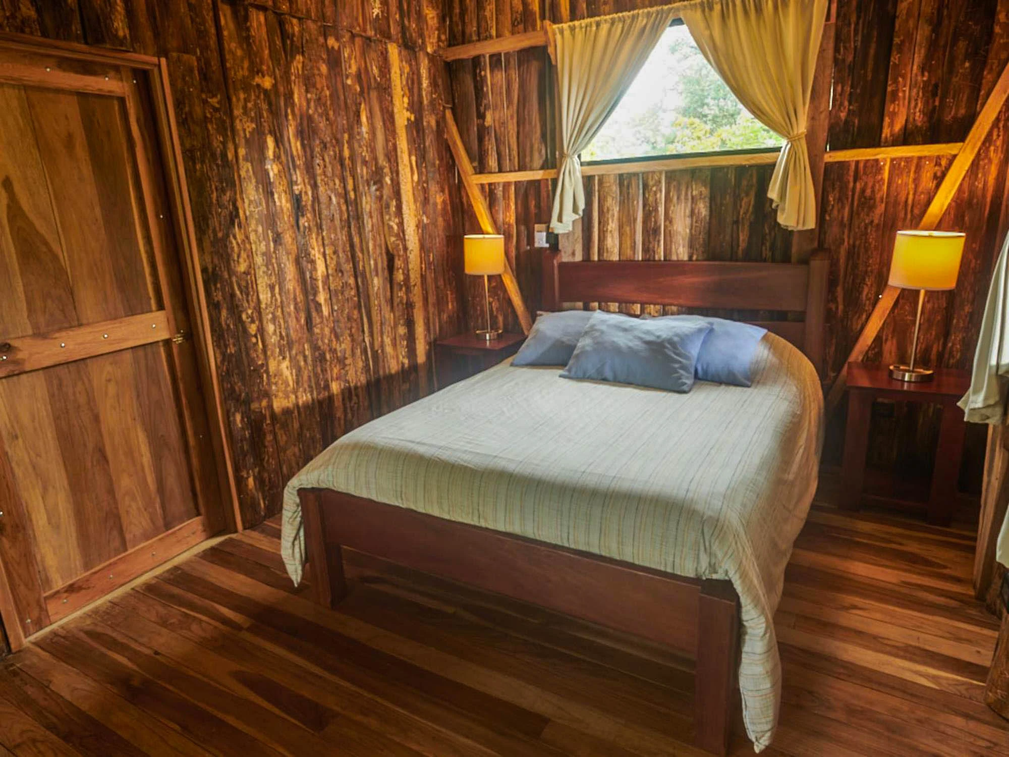 Rustic cabin at Santa Maria Volcano Lodge — Colonia Blanca, Upala, Costa Rica